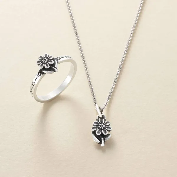 James Avery Artisan Jewelry Charms-Mini Daisy Charm